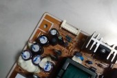 显示器灰屏主板故障及解决方法（分析灰屏原因）