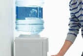 消除饮水机烧水气泡的方法（避免气泡带来的不便）