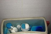津上马桶水箱一直流水怎么修复？