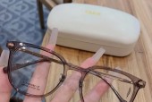 用茶水清洗眼镜的步骤和效果如何？