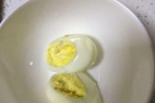 电饭煲里煮鸡蛋不熟的解决方法（教你如何完美煮鸡蛋）