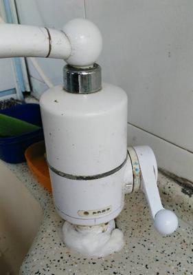 应对热水器水龙头漏水的方法（快速解决问题）  第1张