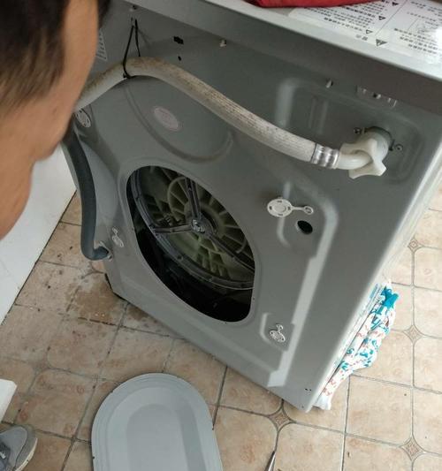 洗衣机晃动严重的问题及修复方法（解决洗衣机晃动问题的实用技巧与建议）  第1张