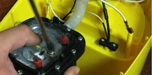解决烫衣服挂烫机不加热的问题（简易方法让挂烫机恢复正常工作）  第1张