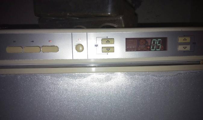 新冰箱通电后嗡嗡响（解析新冰箱通电后嗡嗡响的原因及应对方法）  第3张