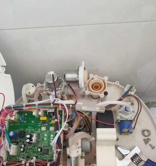 如何检修浪鲸马桶止水阀故障（解决浪鲸马桶止水阀问题的简易方法）  第3张