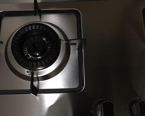 燃气灶无法点火解决方法（一招教你应对燃气灶无法开火的情况）  第3张