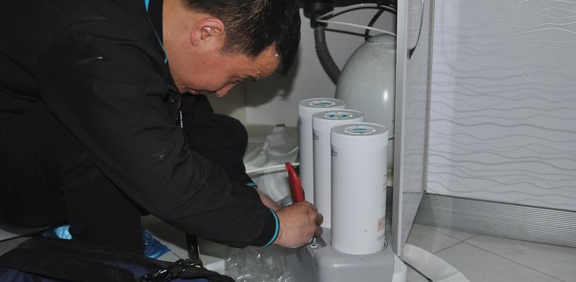 净水器内有杂质怎么办（解决净水器内杂质问题的实用方法）  第3张