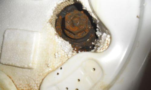 热水器内桶烂了还能修吗（探讨热水器内桶损坏的修复方法）  第1张