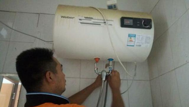 热水器上水水管漏水的原因及解决方法（热水器维修中的常见问题与应对策略）  第1张