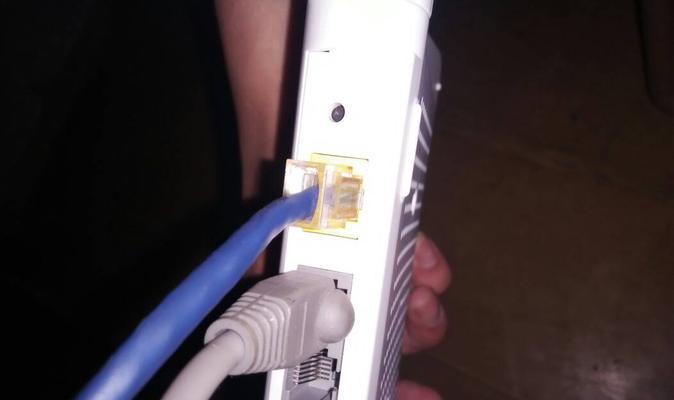 笔记本端口连接线正确插法？连接后如何检测？  第1张