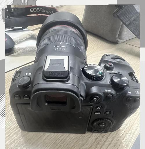 佳能r6相机24-105镜头人像拍摄效果如何？是否值得购买？  第2张